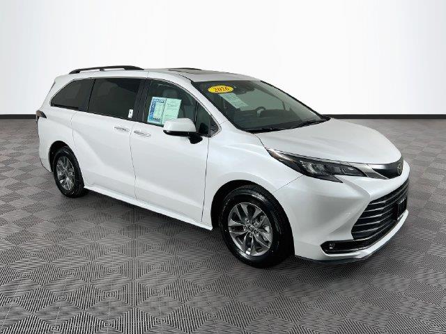 2026 Toyota Sienna - $53,900