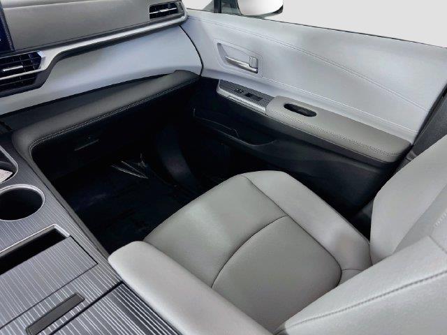 2026 Toyota Sienna - $53,900