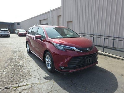 Photo of a 2026 Toyota Sienna XLE 8-Passenger 4DR Mini-Van for sale
