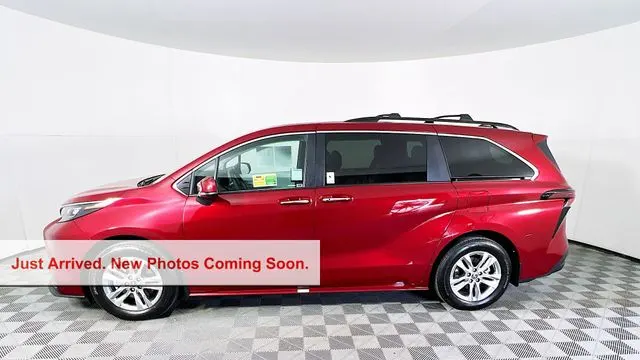 2026 Toyota Sienna XLE 8-Passenger