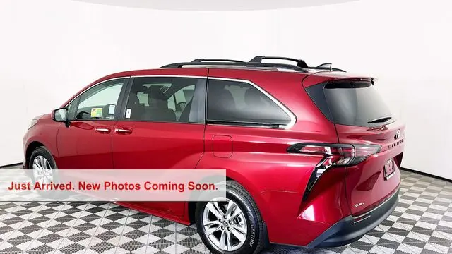 2026 Toyota Sienna XLE 8-Passenger