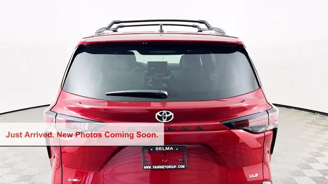 2026 Toyota Sienna XLE 8-Passenger