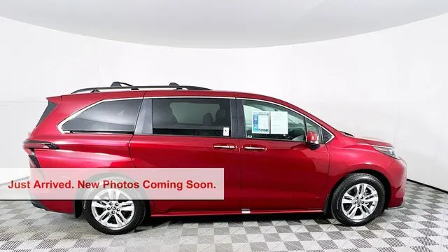 2026 Toyota Sienna XLE 8-Passenger