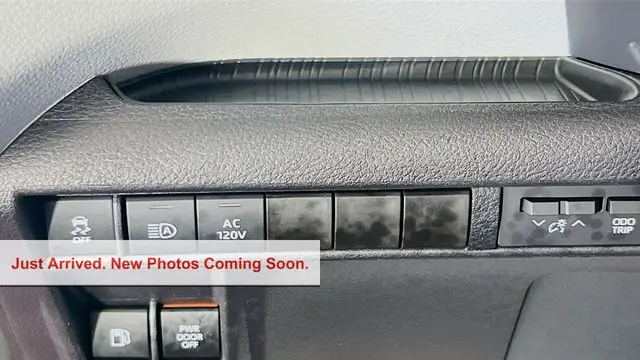 2026 Toyota Sienna XLE 8-Passenger