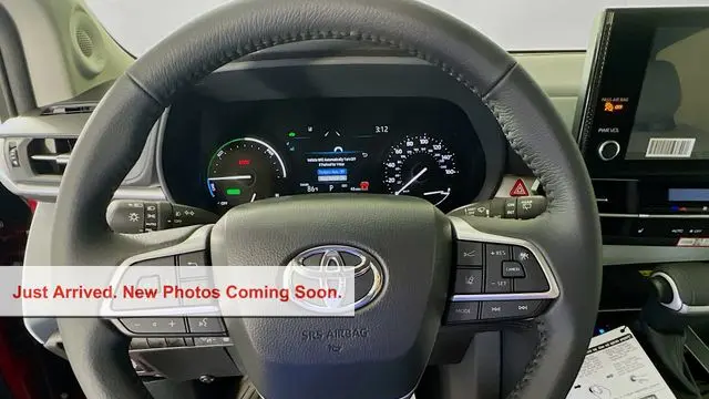 2026 Toyota Sienna XLE 8-Passenger
