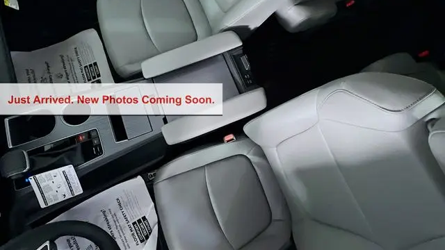 2026 Toyota Sienna XLE 8-Passenger