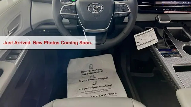 2026 Toyota Sienna XLE 8-Passenger