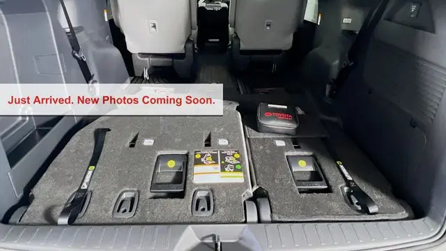 2026 Toyota Sienna XLE 8-Passenger