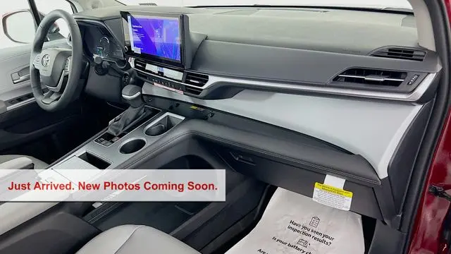 2026 Toyota Sienna XLE 8-Passenger