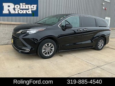 2023 Toyota Sienna XLE 8-Passenger 4DR Mini-Van