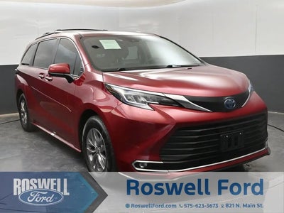 2023 Toyota Sienna XLE 8-Passenger 4DR Mini-Van