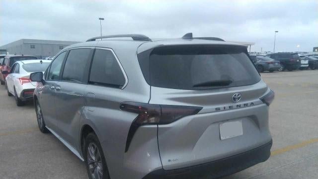 2025 Toyota Sienna XLE 8-Passenger