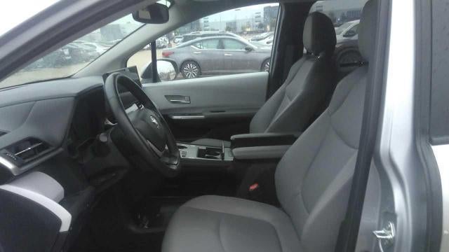 2025 Toyota Sienna XLE 8-Passenger