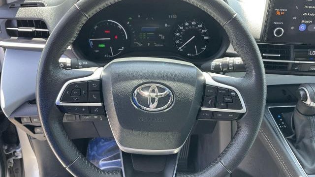 2025 Toyota Sienna XLE 8-Passenger