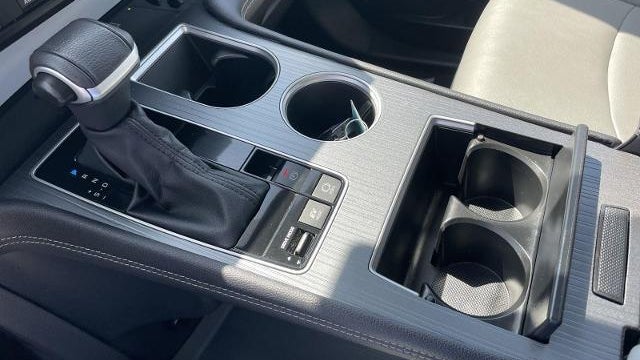 2025 Toyota Sienna XLE 8-Passenger