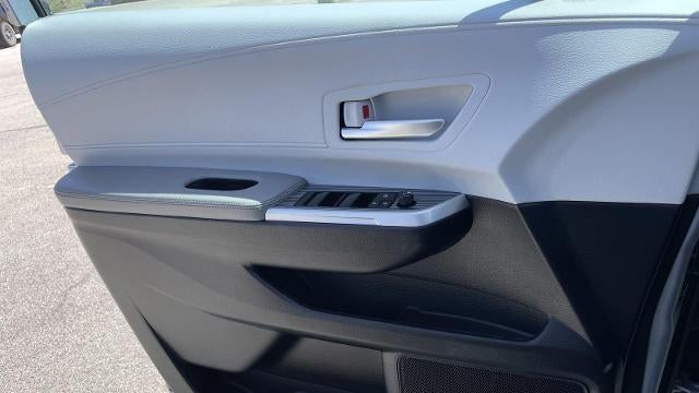 2025 Toyota Sienna XLE 8-Passenger