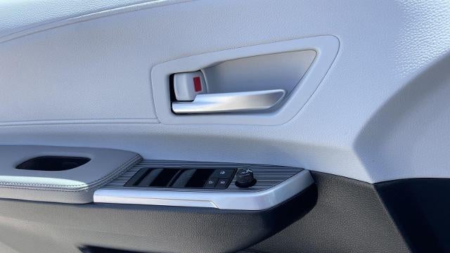 2025 Toyota Sienna XLE 8-Passenger