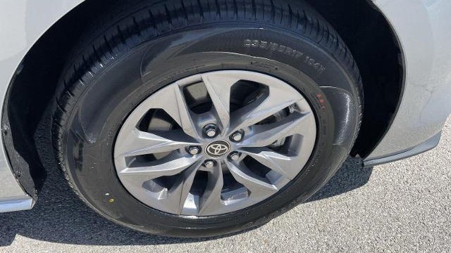 2025 Toyota Sienna XLE 8-Passenger
