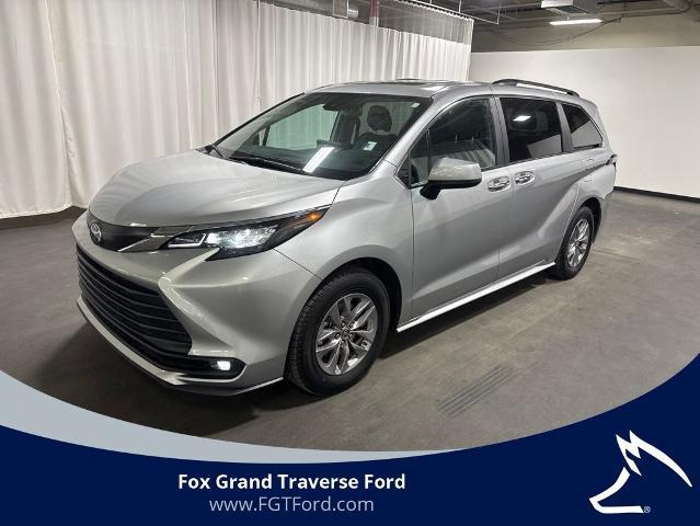 2025 Toyota Sienna - $44,677