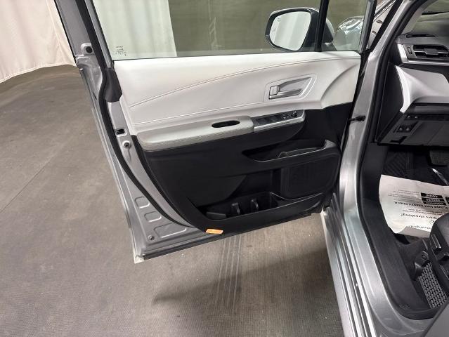 2025 Toyota Sienna - $44,677