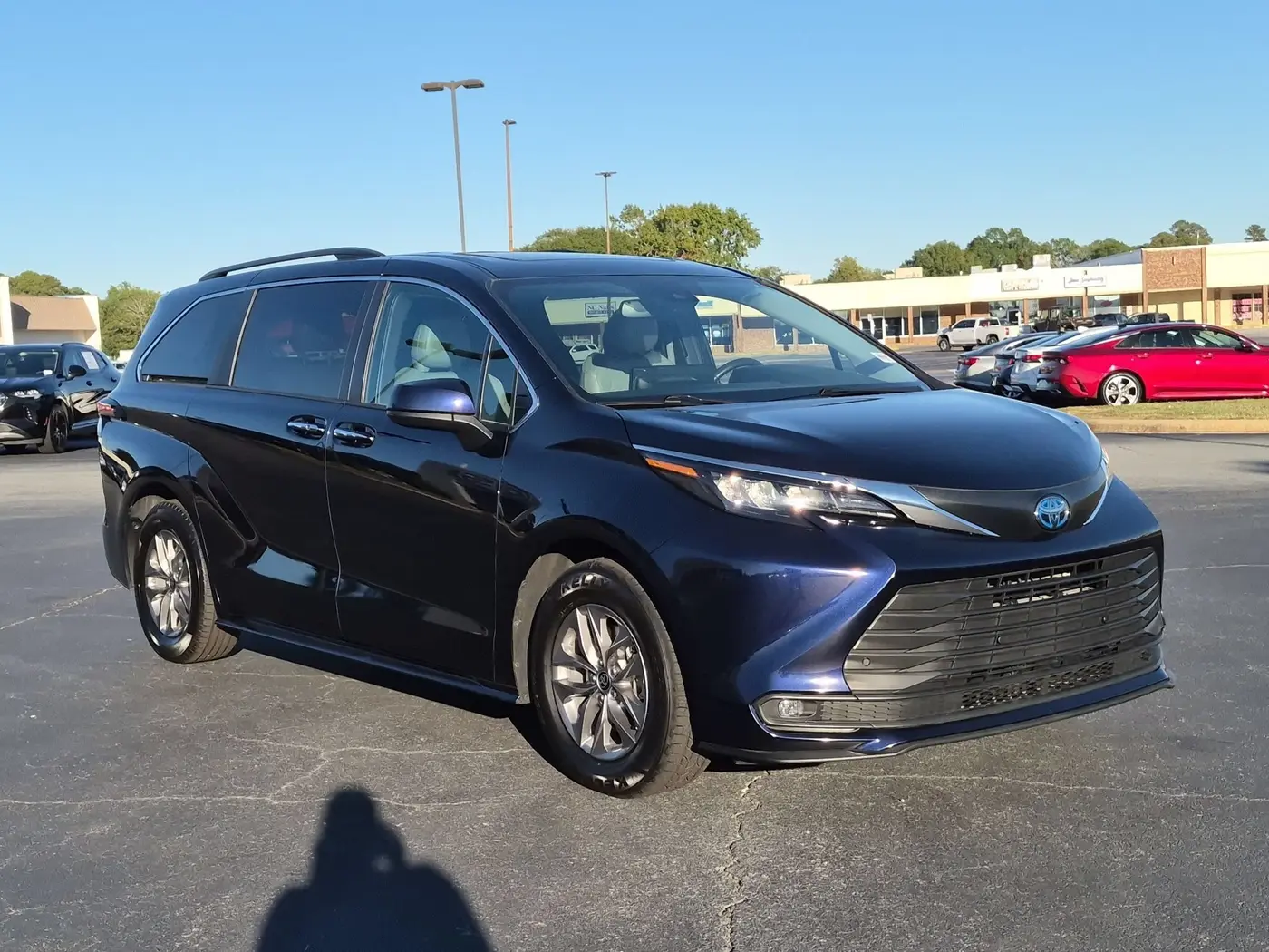 2025 Toyota Sienna - $43,553