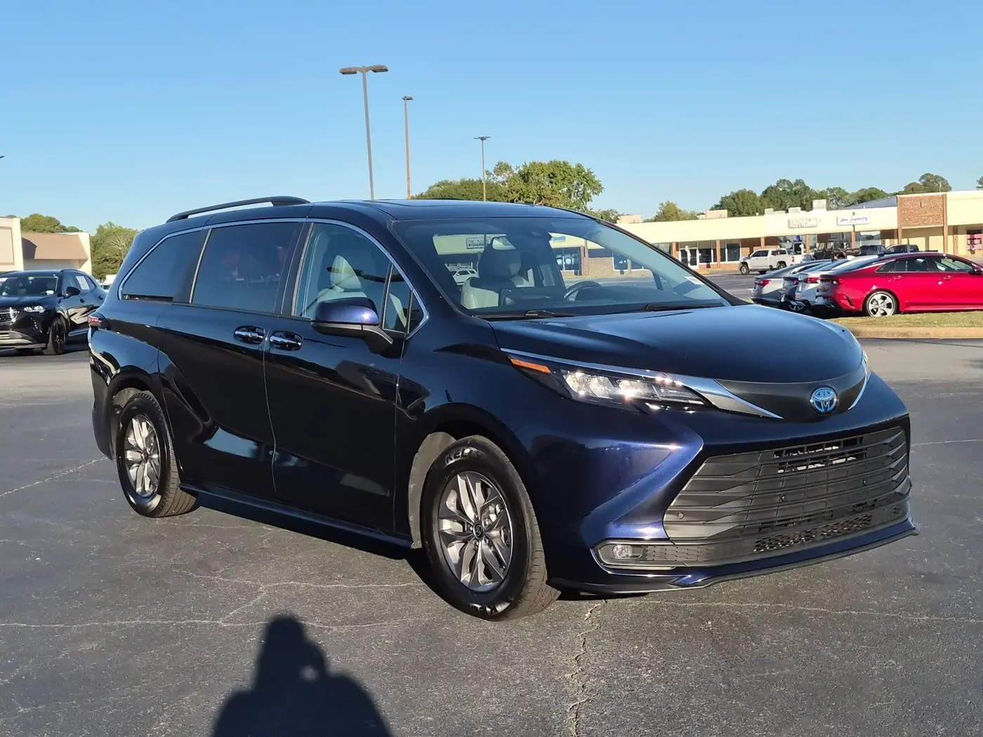 2025 Toyota Sienna - $43,553