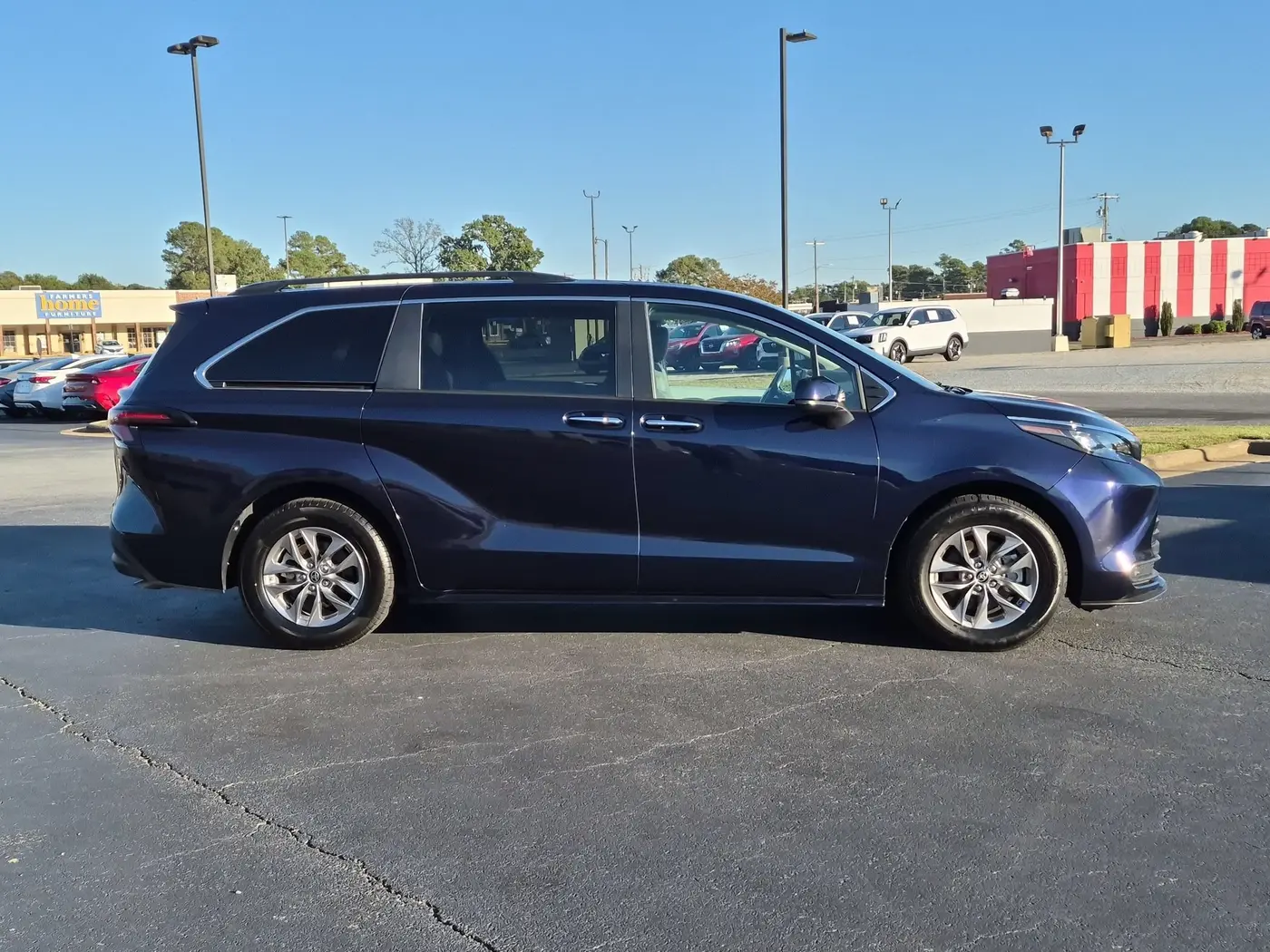 2025 Toyota Sienna - $43,553