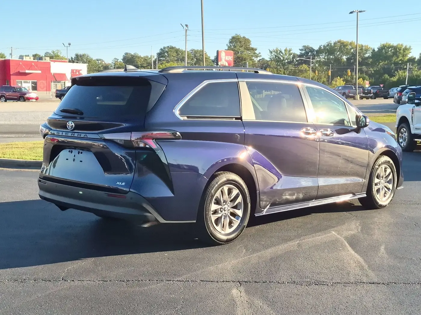 2025 Toyota Sienna - $43,553