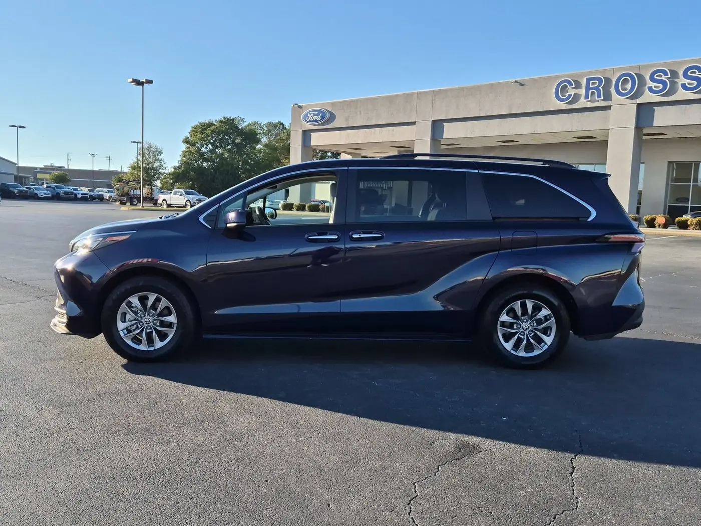 2025 Toyota Sienna - $43,553