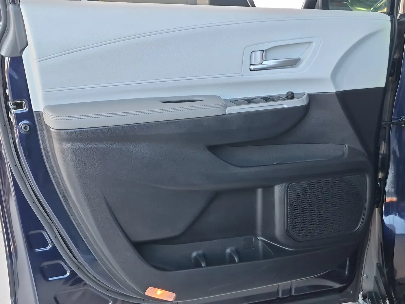 2025 Toyota Sienna - $43,553