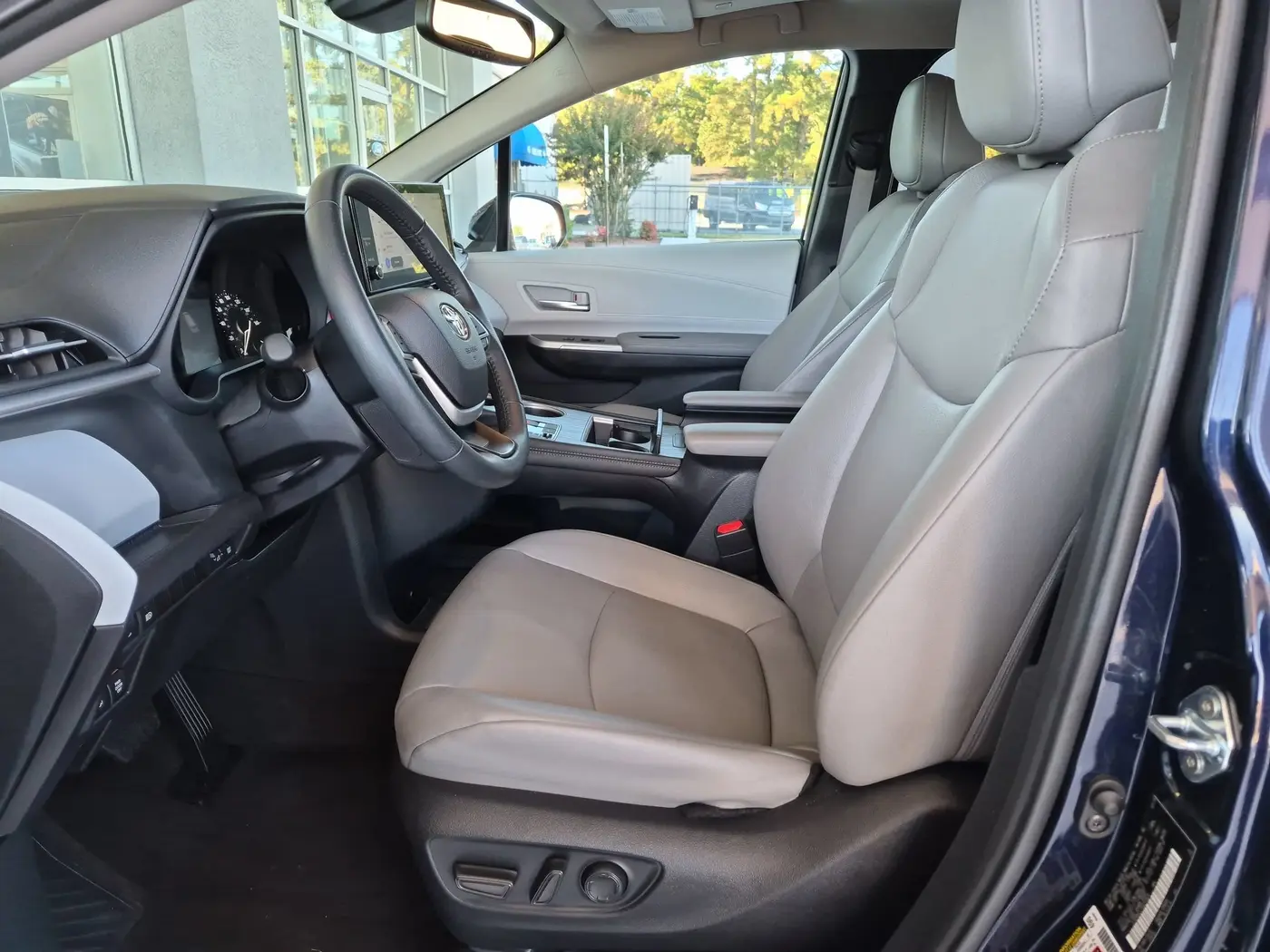 2025 Toyota Sienna - $43,553
