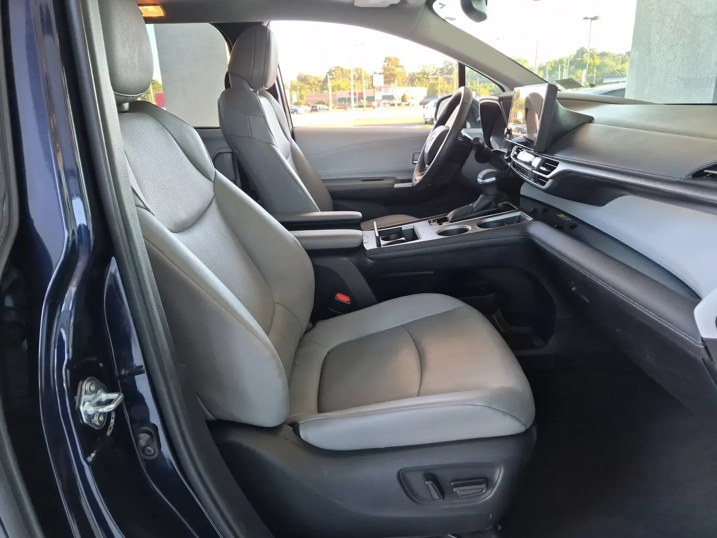 2025 Toyota Sienna - $43,553