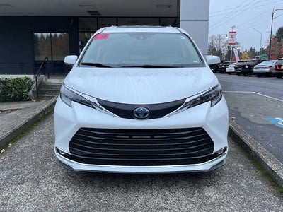 Photo of a 2024 Toyota Sienna XLE 7-Passenger 4DR Mini-Van for sale