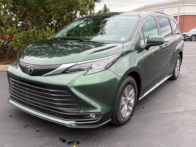 2026 Toyota Sienna - $49,275