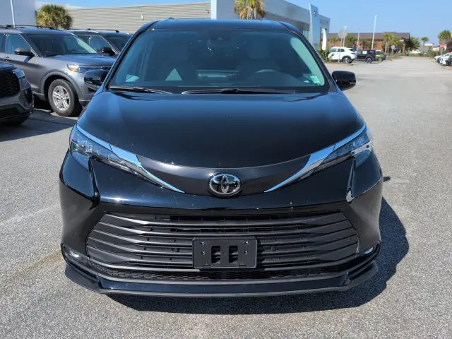 2026 Toyota Sienna - $46,798
