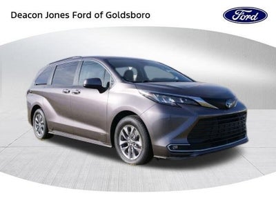 Photo of a 2021 Toyota Sienna XLE 7-Passenger 4DR Mini-Van for sale