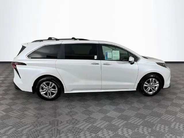 2026 Toyota Sienna - $56,900
