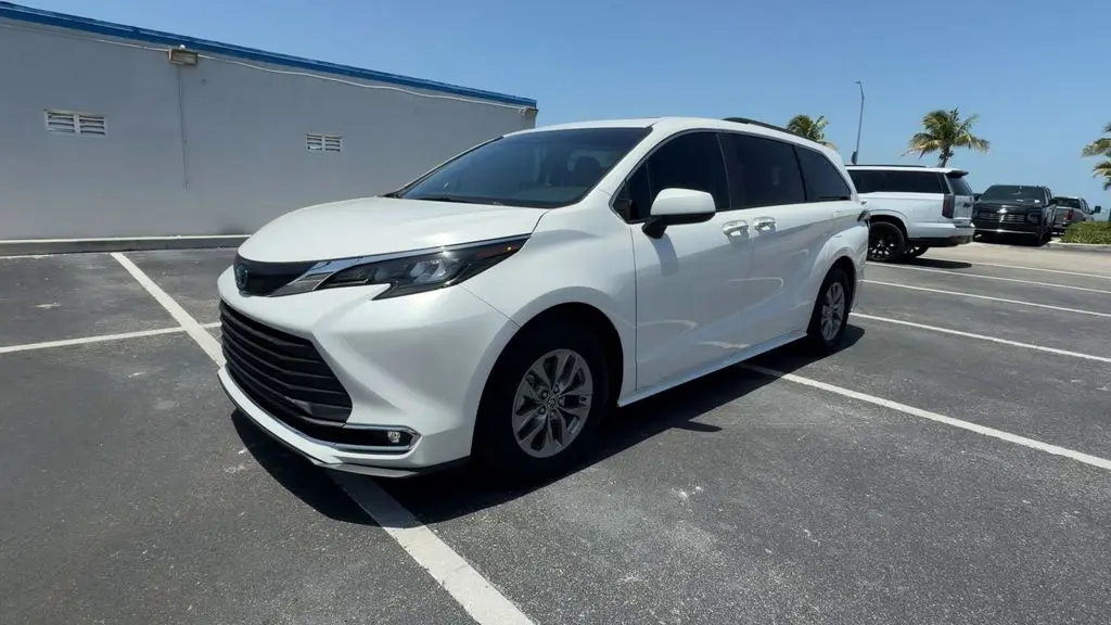 2024 Toyota Sienna - $41,980