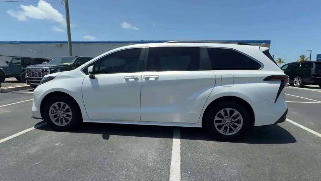 2024 Toyota Sienna - $41,980