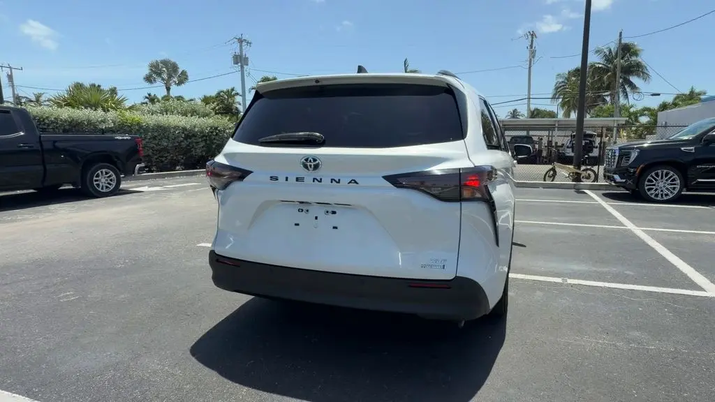 2024 Toyota Sienna - $41,980