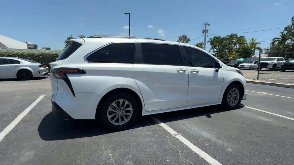 2024 Toyota Sienna - $41,980