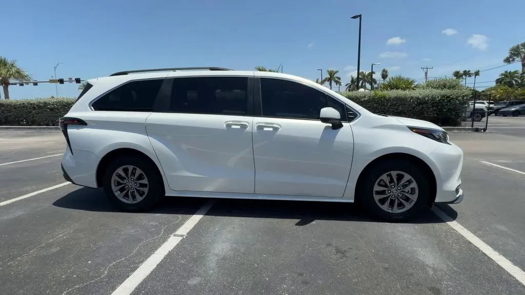 2024 Toyota Sienna - $41,980