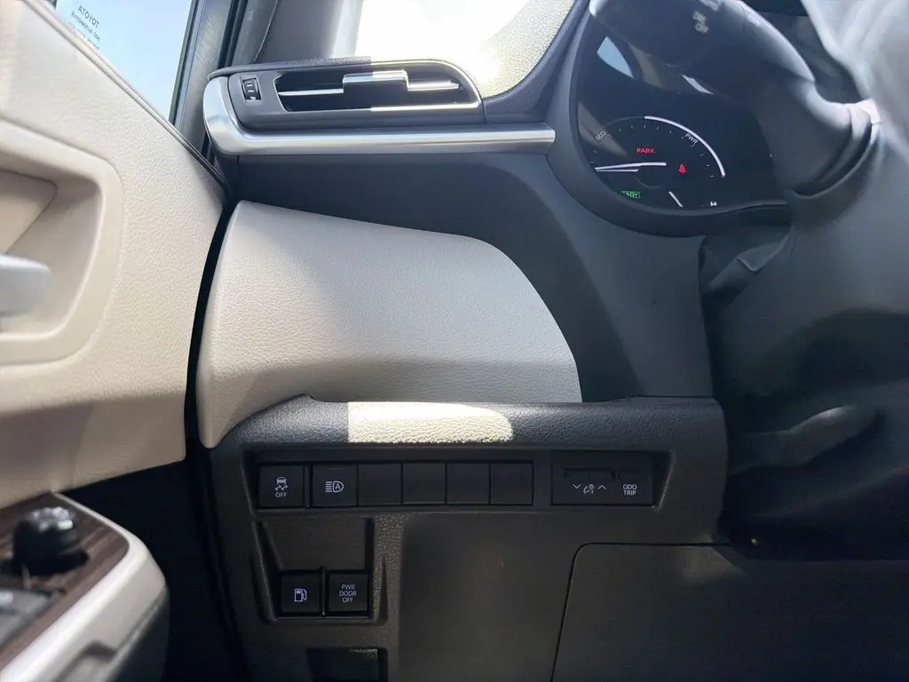 2024 Toyota Sienna - $41,980