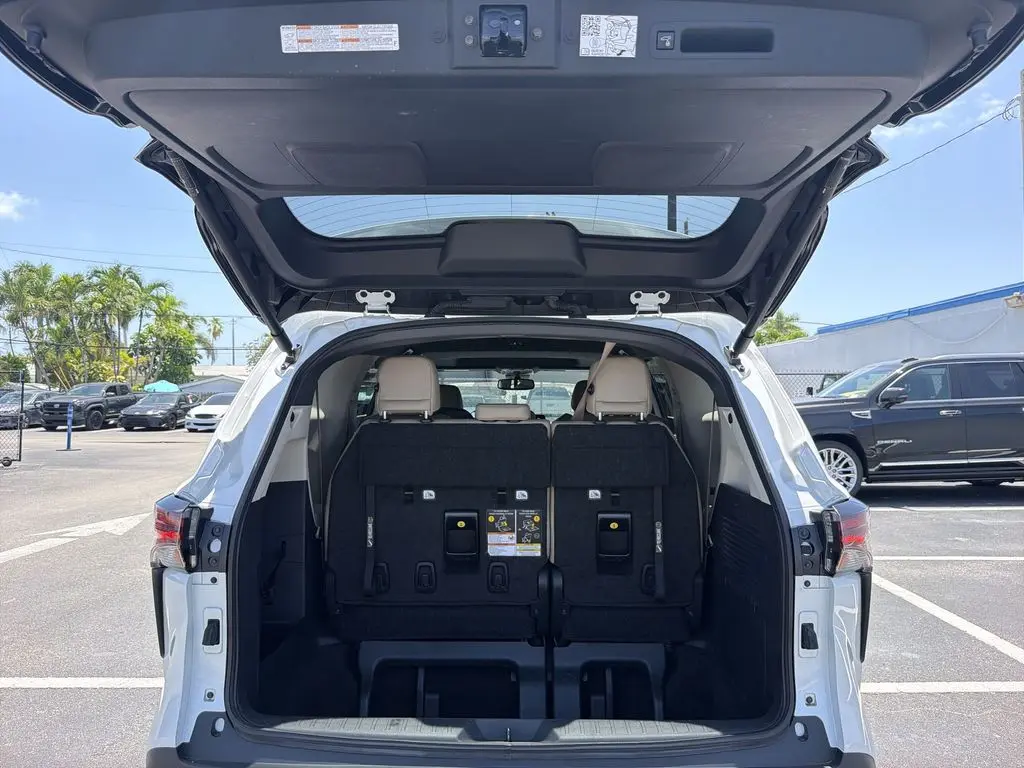 2024 Toyota Sienna - $41,980