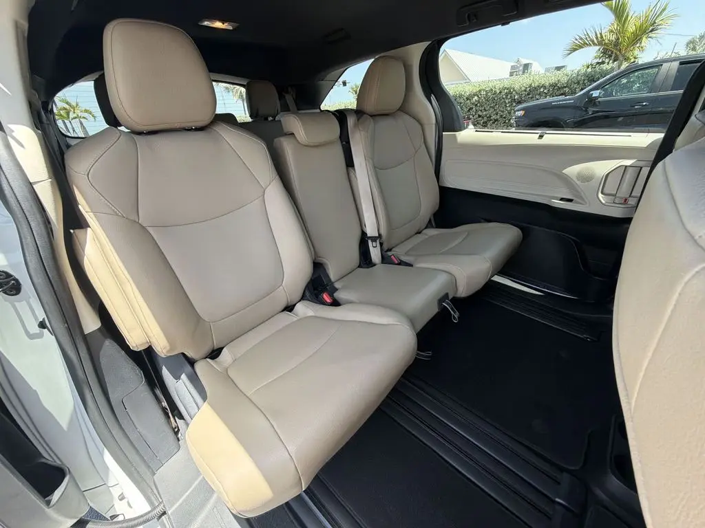 2024 Toyota Sienna - $41,980