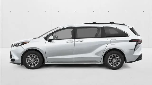 2026 Toyota Sienna XLE 8-Passenger