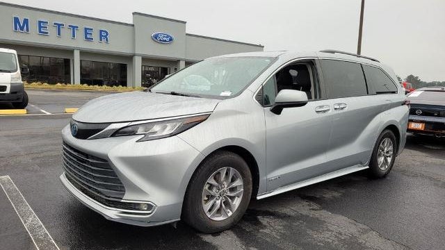 2021 Toyota Sienna XLE 7-Passenger
