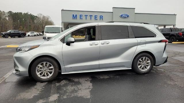 2021 Toyota Sienna XLE 7-Passenger