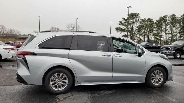 2021 Toyota Sienna XLE 7-Passenger