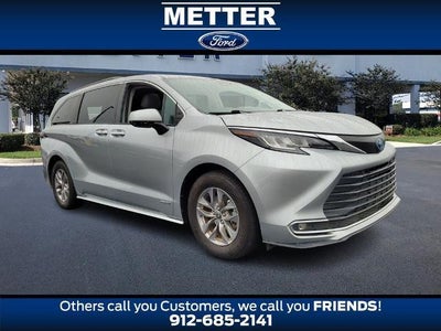 2021 Toyota Sienna XLE 7-Passenger 4DR Mini-Van